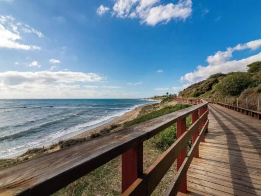 Steven Beach Sitio de Calahonda 0*,  Spain